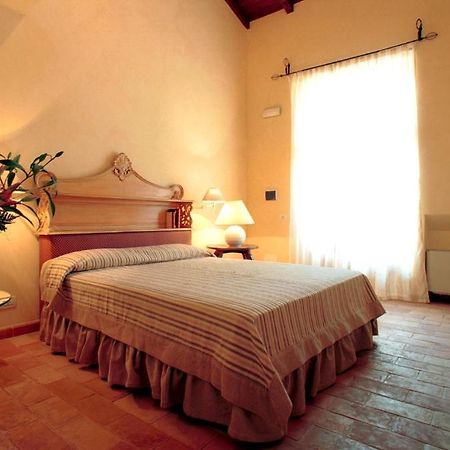 منزل الضيف كاستل دي ليفا  في Agriturismo Lecanfore الغرفة الصورة